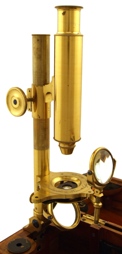 Mikroskop von Utzschneider und Fraunhofer in M&uuml;nchen um 1820